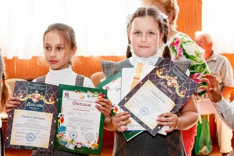 В школе на заключительном туре художественного конкурса
