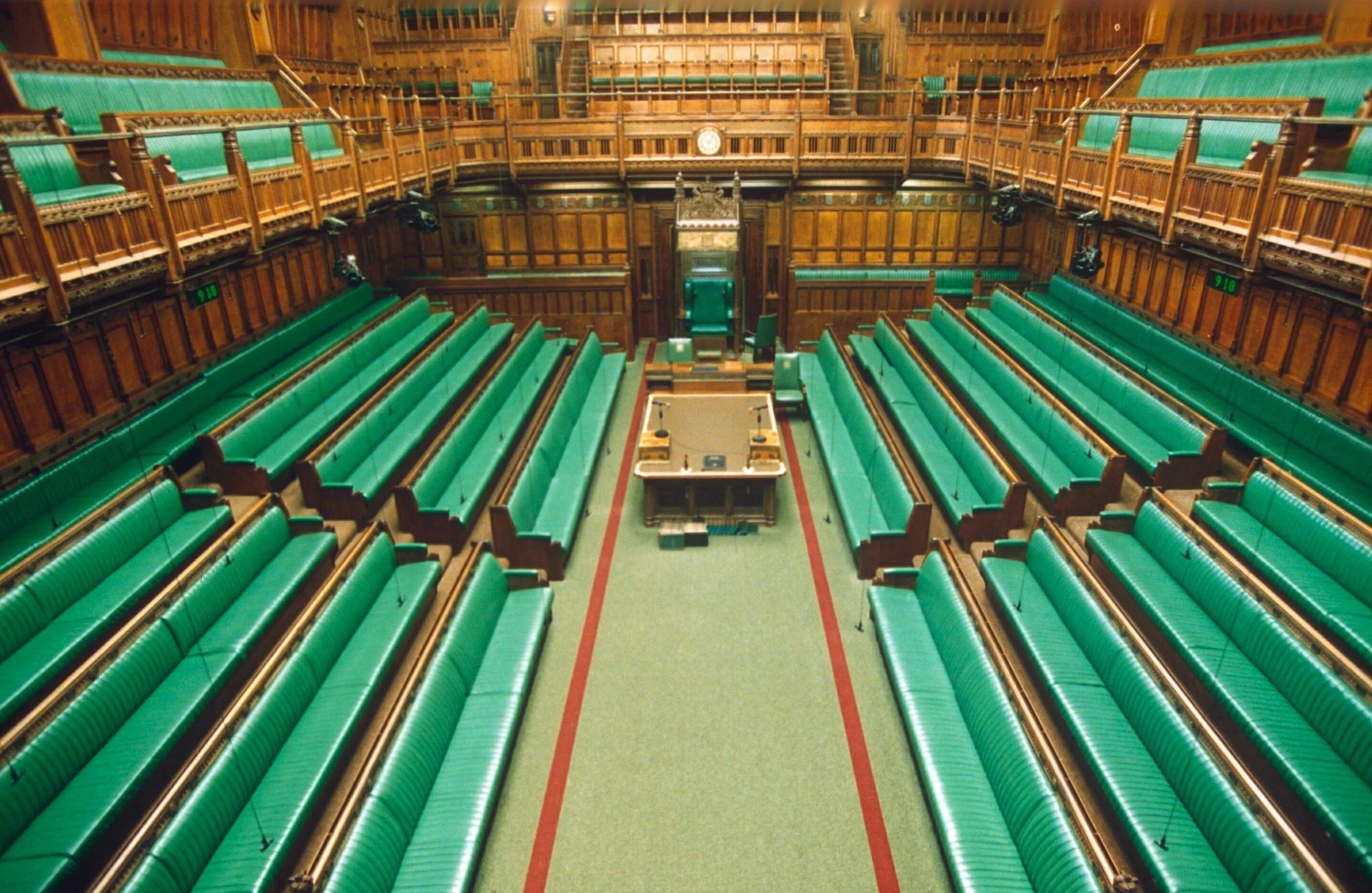 2 the house of commons. Палаты общин (House of Commons). Парламент Великобритании палата общин. Палата общин Великобритании зал. Заседание палаты общин Великобритании.