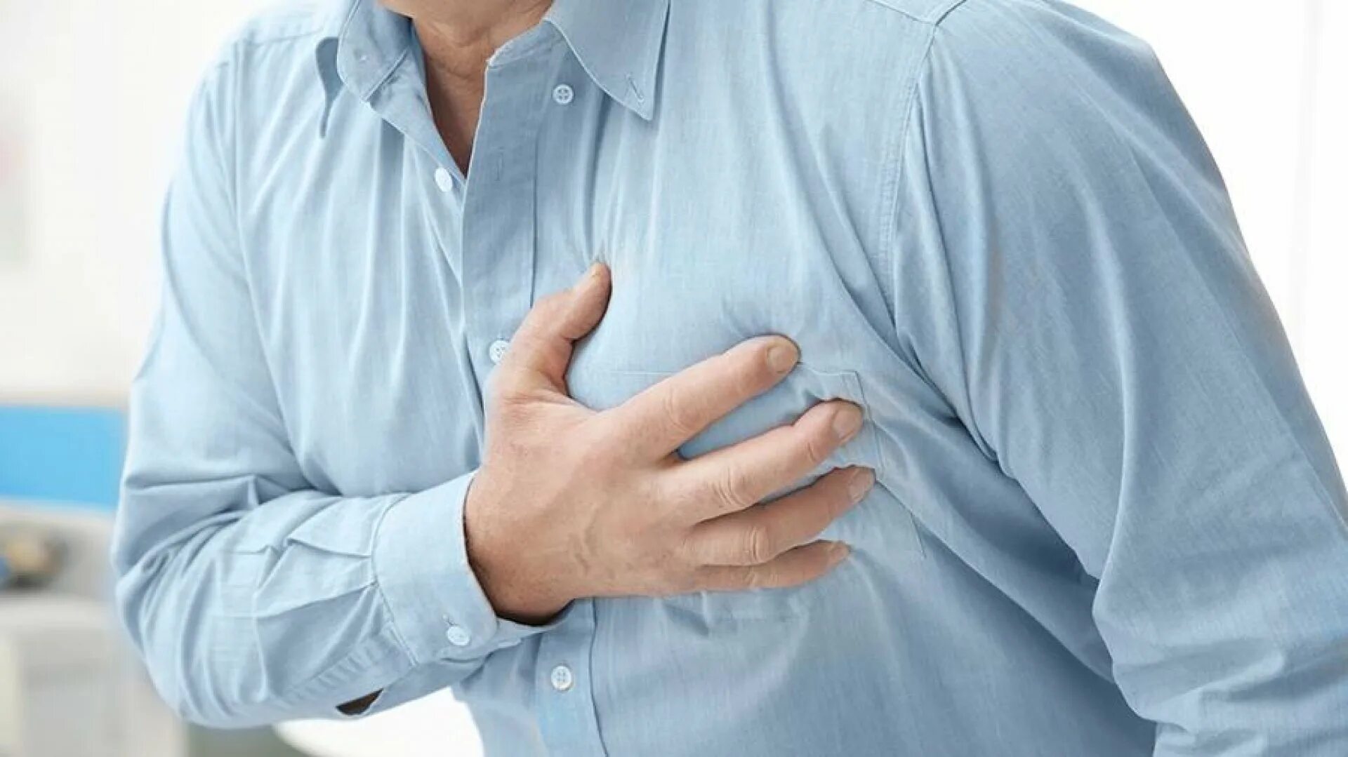 Инфаркт миокарда симптомы первые признаки и лечение. Юрак касаллиги. Сердечный приступ. Болит сердце.