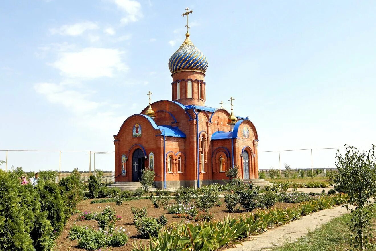 Толстово-Васюковское Ставропольский край. Толстово-Васюковское Ставропольский Буденновск. Село Толстово Васюковское Ставропольский край. Храм Буденновск. Ставропольский край поселок солнечный