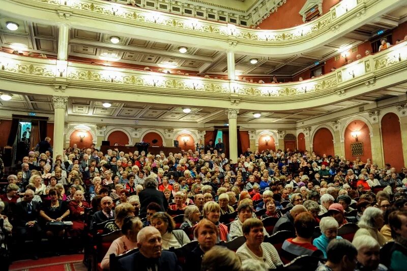 Солдатова пермь купить билеты. Дворец им Солдатова Пермь. Дворец культуры им Солдатова Пермь. ДК Солдатова Пермь зал. ДК имени Солдатова Пермь зал.