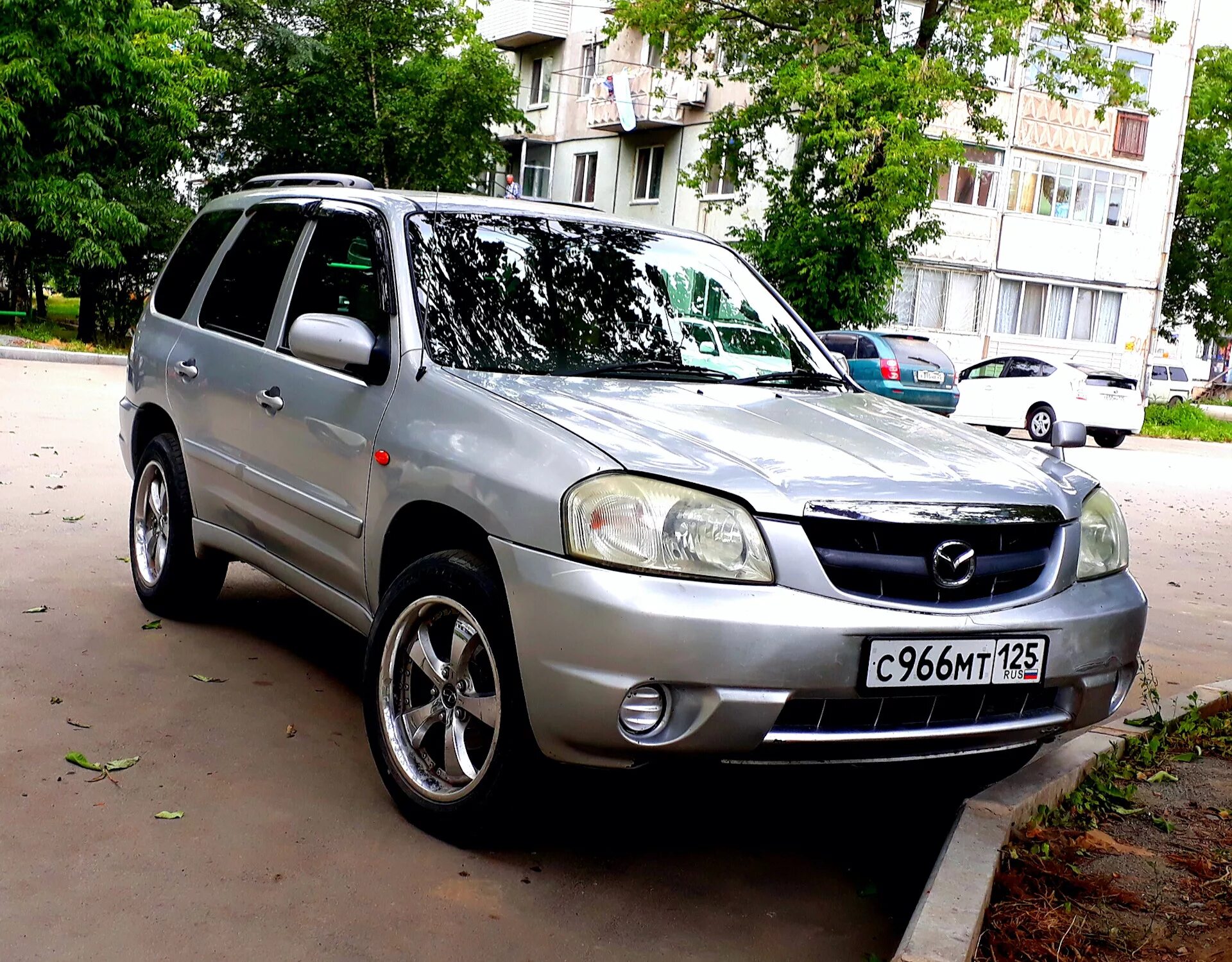 Мазда трибьют 2.0 купить. Мазда трибьют 2001 2.0. Mazda Tribute 2001. Mazda Tribute 2. Mazda Tribute, 2001 год.