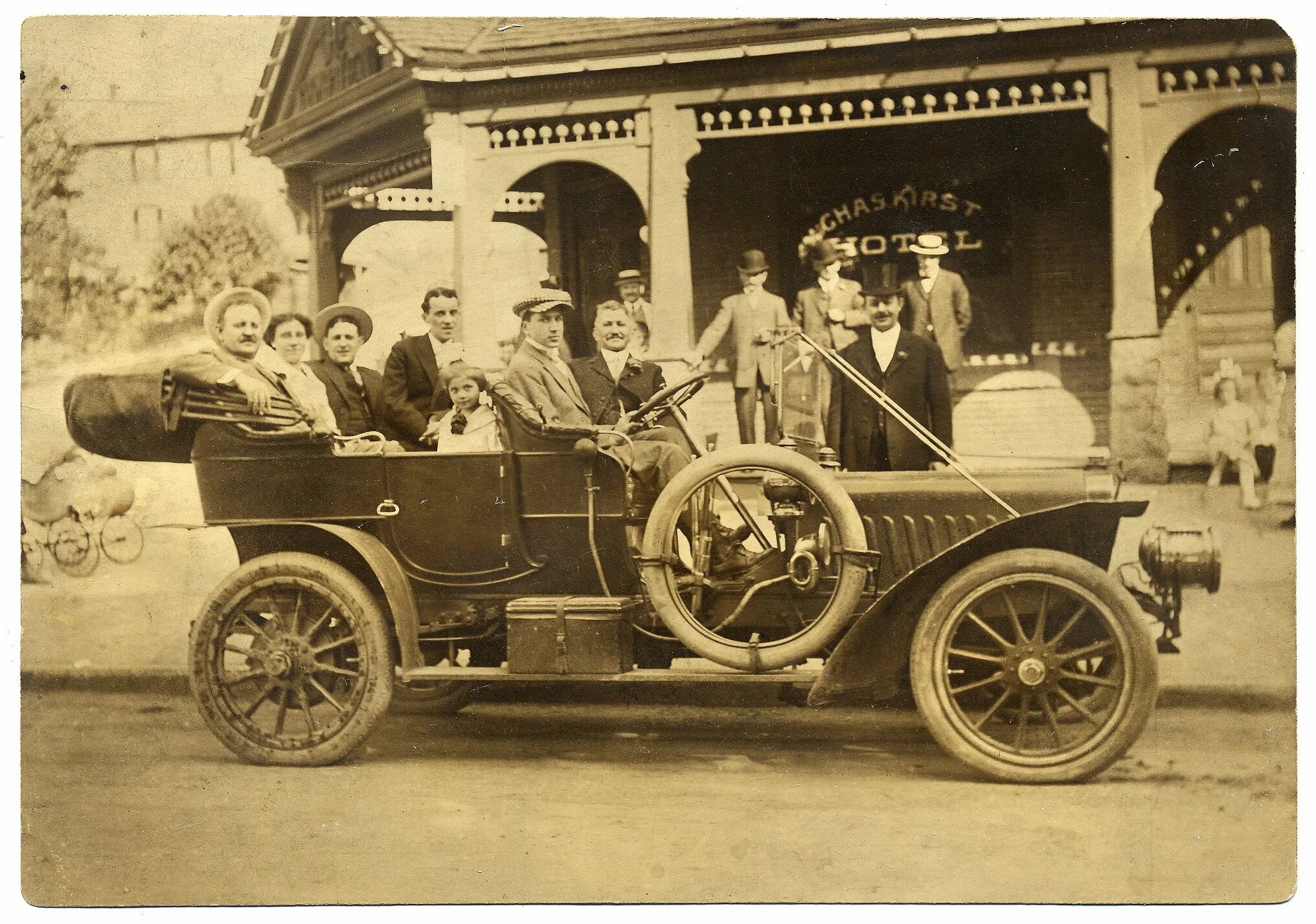 Year 1900. Ford model s 1903. Кадиллак 1910. Форд в начале 20 века. Электромобиль Романова 1899.