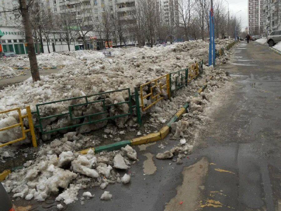 Московский ужасно. Грязные улицы Москвы. Грязная зима в Москве. Москва грязь.