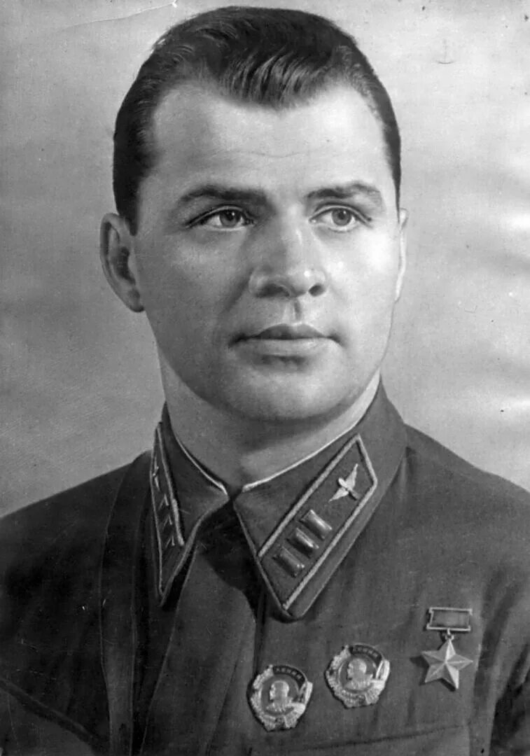 Летчики испытатели советского союза. Степан супрун летчик. степан павлович супрун летчик. супрун степан павлович (1907-1941). супрун с п герой советского союза.