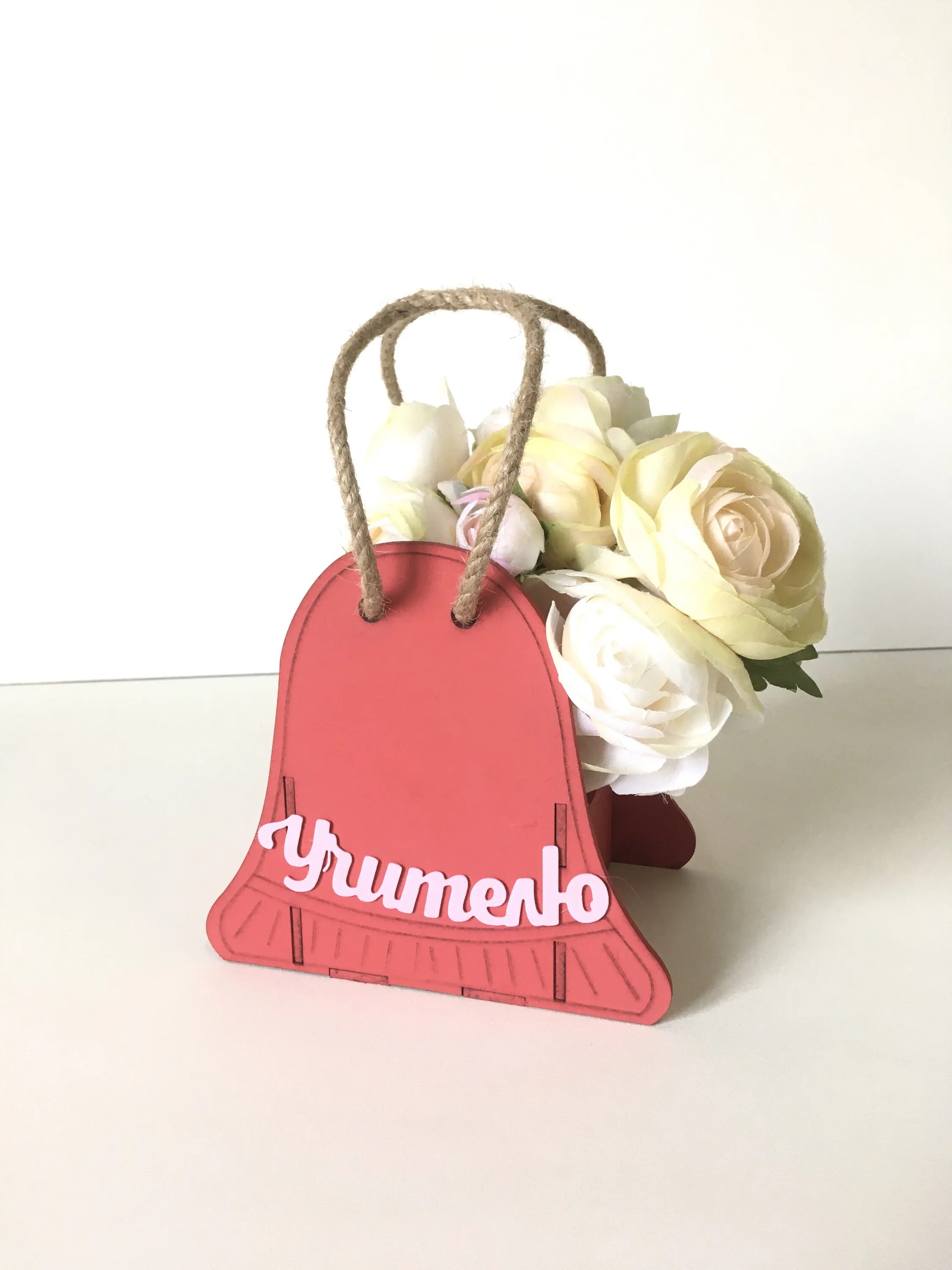 Колокольчик из кратона. Колокольчик из кратона. Коробочка колокольчика. Коробка колокольчик. Детская поделка колокольчик.