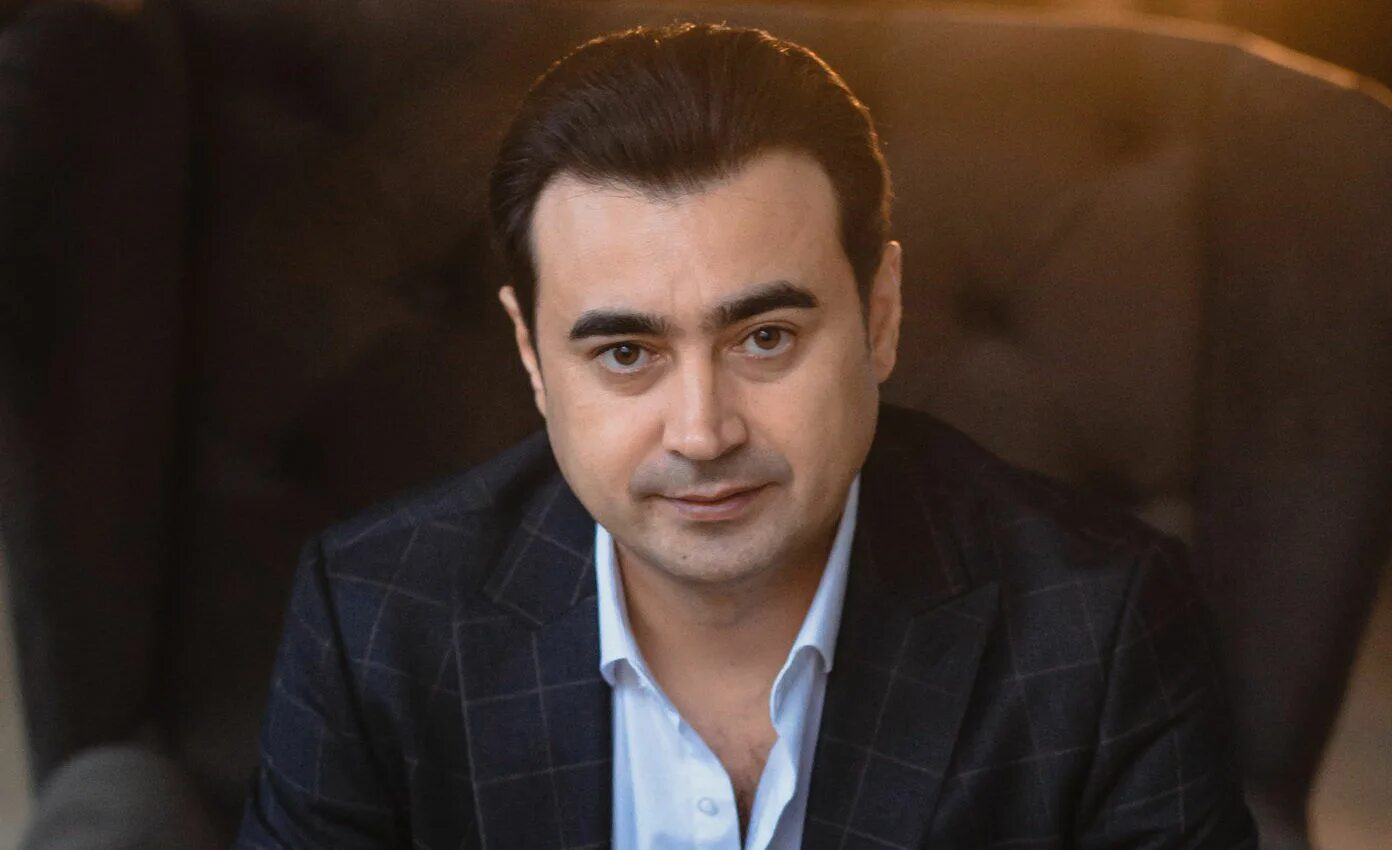 асаев певец татарский. жена рустама асаева. семья рустама асаева. асаев. рустам асаев.