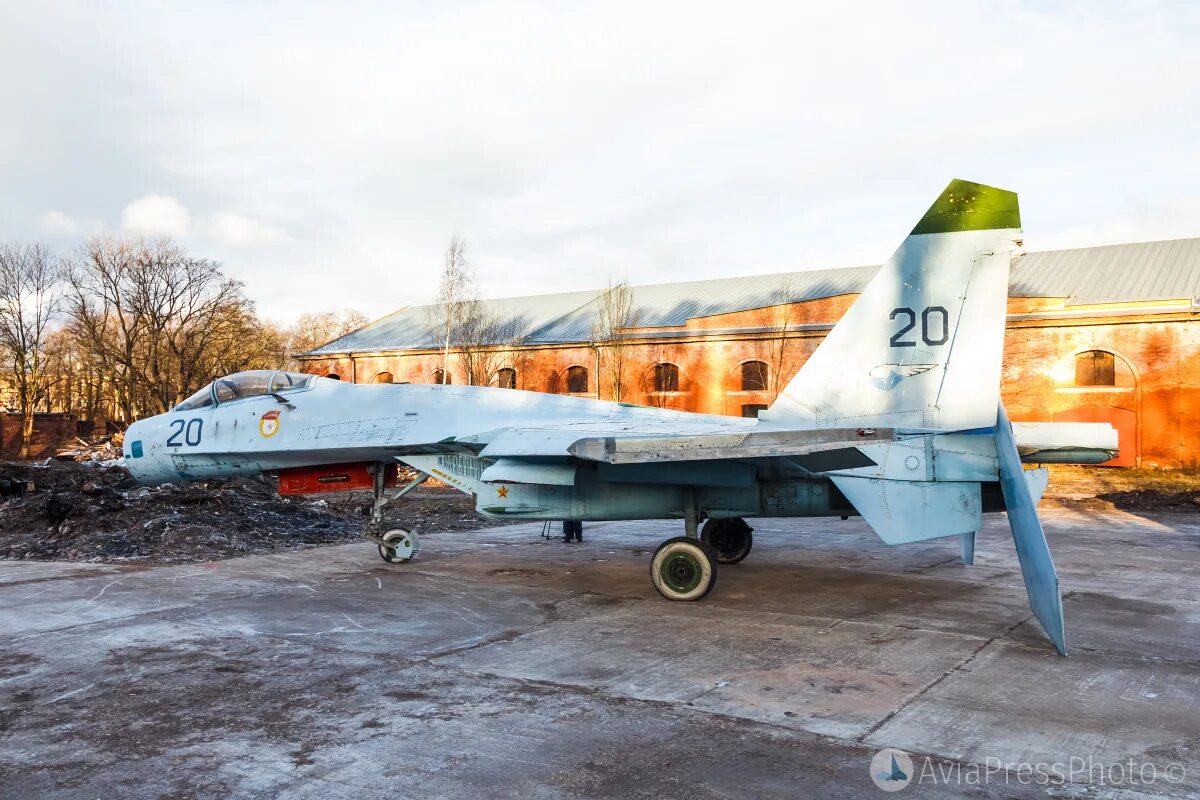 патриот парк энгельс су-27. частный самолет. самолеты кронштадт. самолеты кронштадт. аэроклуб в спб.