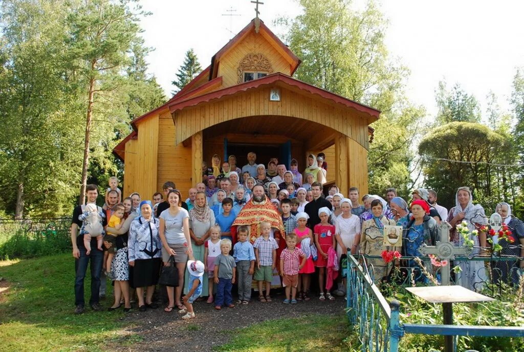 Д бурга. Деревня бурга новгородская область. Деревня бурга маловишерский район. Д бурга. Новгородская область хвойная церковь.