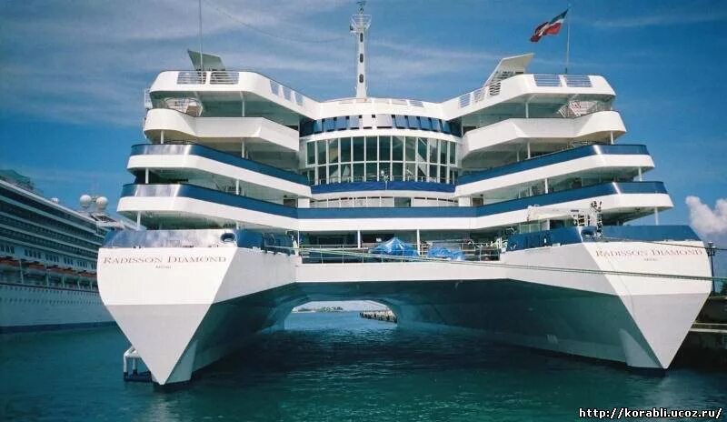 лайнер астория гранде. это тебе не катамаран черноморский это лайнер. это тебе не катамаран черноморский это лайнер. лайнер astoria grand сочи. мега яхта тримаран.