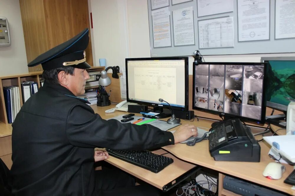 работник уголовного розыска. второй оперативный полк милиции. без оперативный. оперативный работник полиции. оперативник полиции.