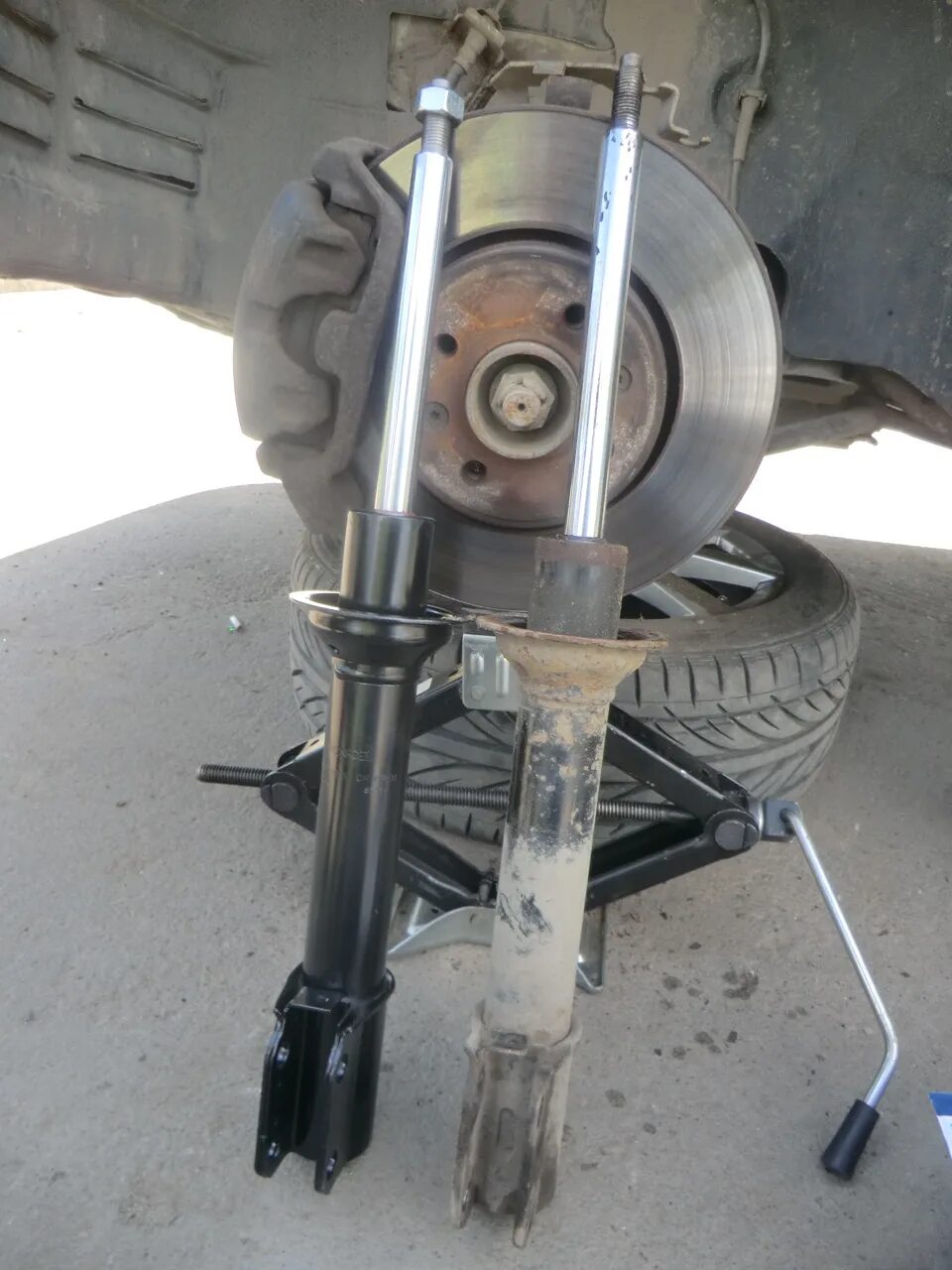 Замена опорных подшипников рено меган 2. Крепление передней стойки рено меган 3. Стойка рено меган 2. Замена амортизаторов меган 2. Задняя стойка меган 2.