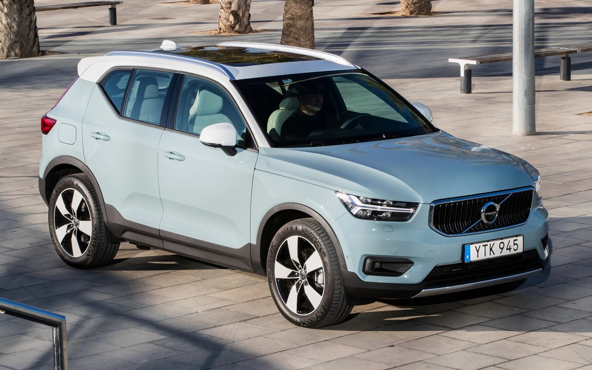 Сх 40. Volvo xc40 2021. Вольво хс40 серый. Вольво хс40 зеленая. Volvo xc40 2020.