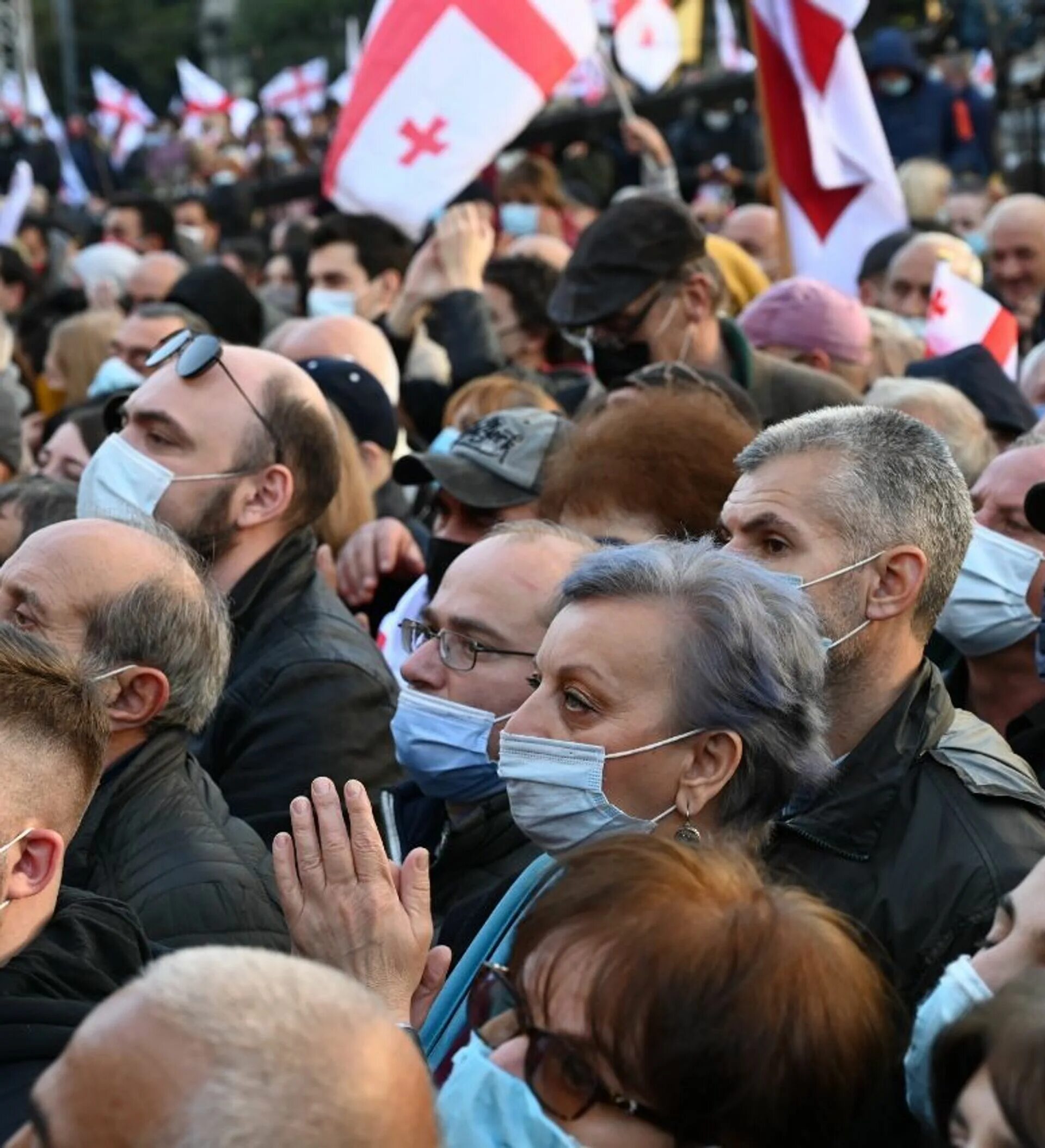 Отзывы грузии 2023. Митинги в Тбилиси 2023. Грузия протесты 2004. Протесты в Грузии 2023. Парламент Грузии митинги.