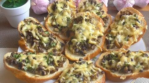 Горячие бутерброды с грибами в духовке