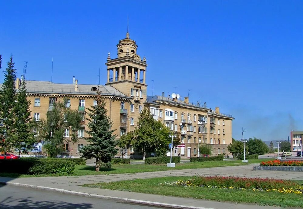 Город магнитогорск ленинский район. Магнитогорск центр города. Ленинский район Магнитогорск. Площадь Орджоникидзе Магнитогорск. Проспект Металлургов Магнитогорск.