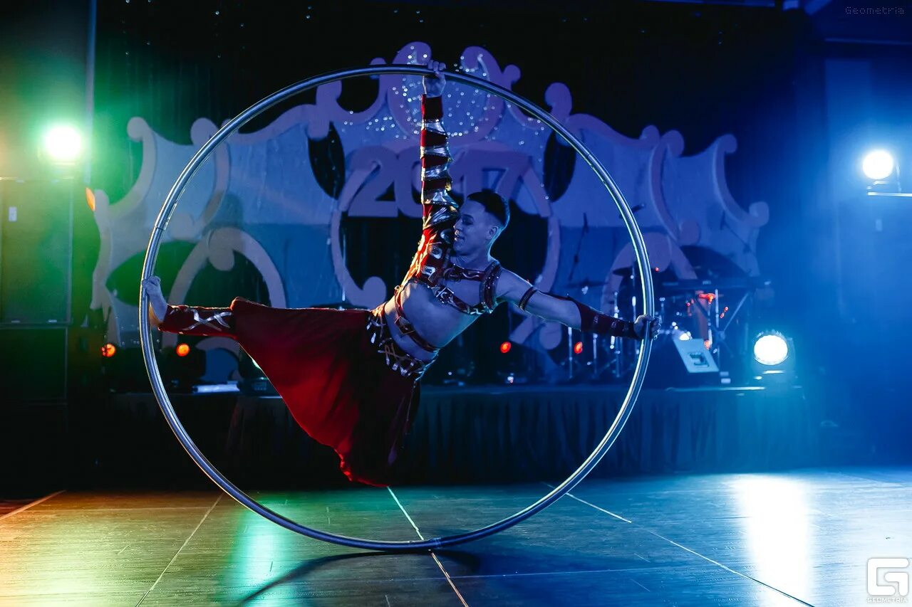 Выступление артиста оригинального жанра. Оригинальный жанр выступление. Шоу оригинального жанра. Номер оригинального жанра. Артисты оригинального жанра.