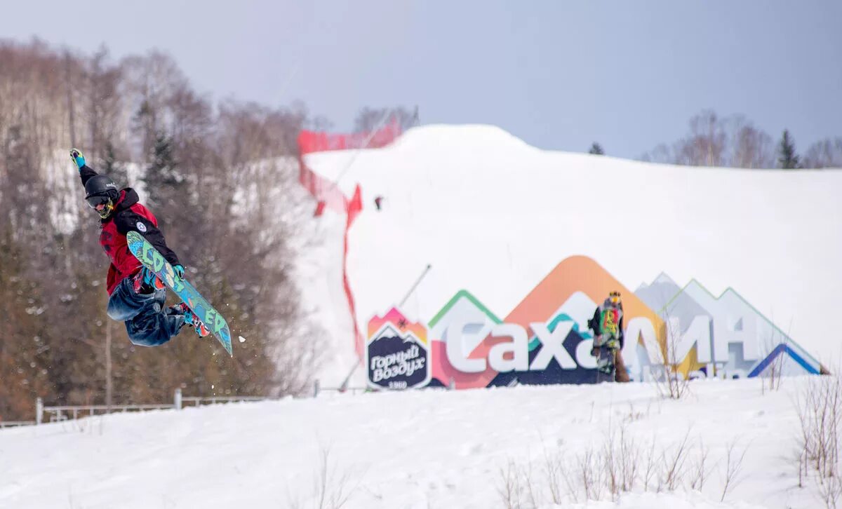 южно-сахалинск горнолыжный курорт горный воздух. горнолыжный спуск южно сахалинск. горный воздух южно-сахалинск. сахалин горнолыжка горный воздух. южно-сахалинск горнолыжный комплекс.