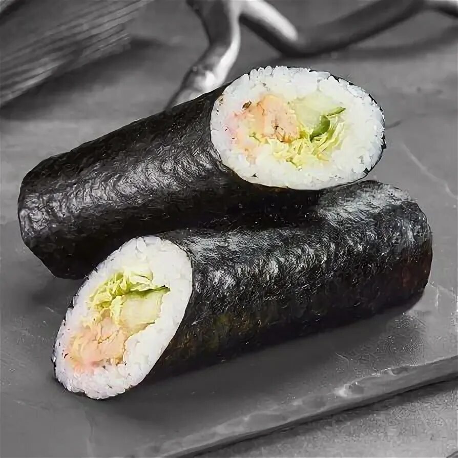 Суширрито. Суширито. Суширито с соусом. Суширитто с лососем. Суширитто с лососем.