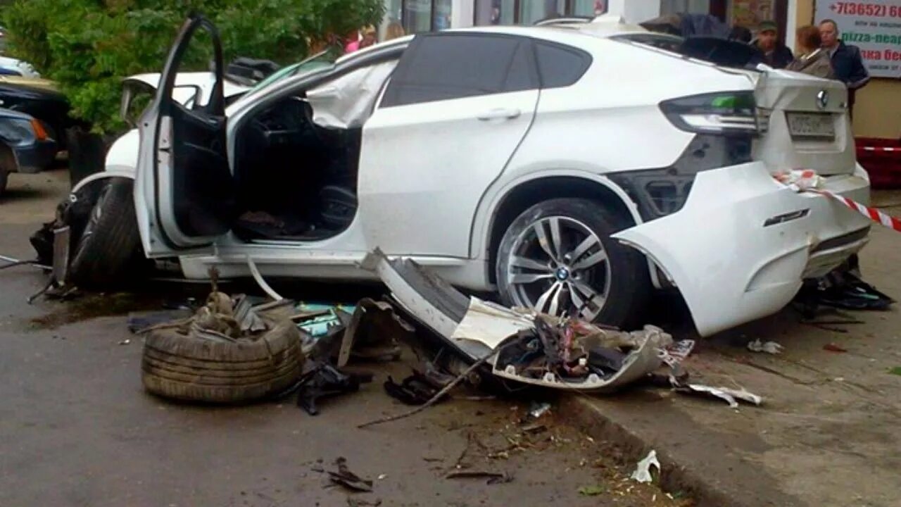 6 разбить. BMW e60 Разбитая. BMW 7 crash.