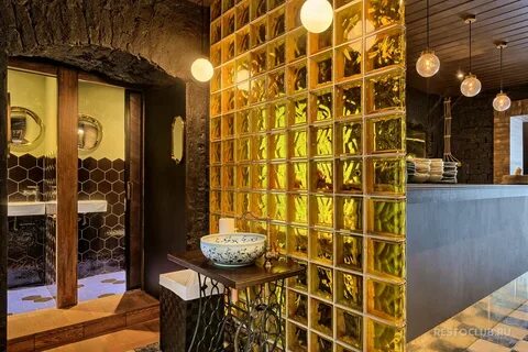 Tawny bar