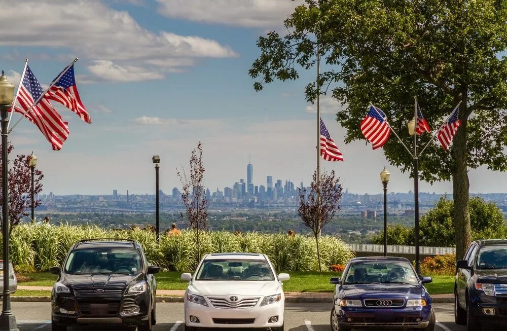 Промышленность штатов сша. Самые популярные машины в штатах. California автомобили в калифорнии. Автомобильные штат. Автомобилестроение сша.