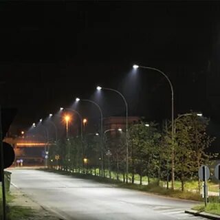Освещение дорог и тротуаров