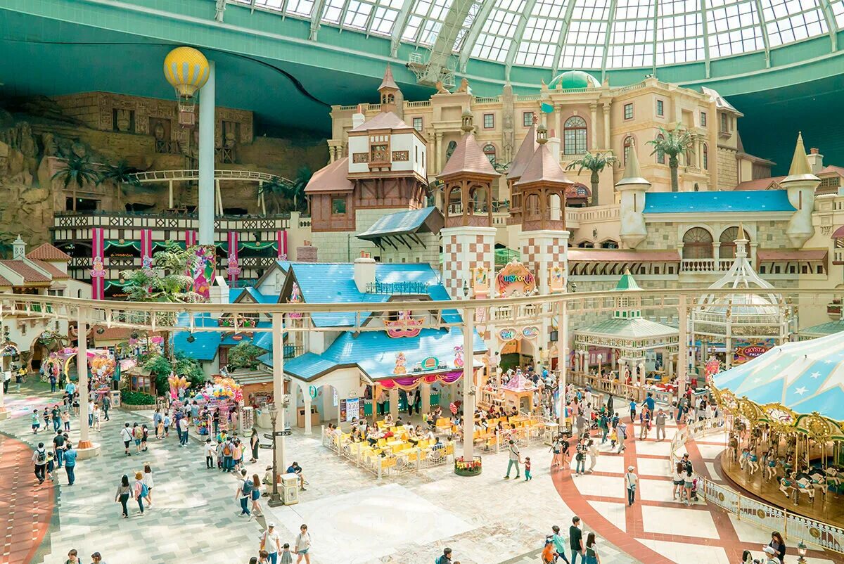 Парк lotte world в сеуле. Парк lotte world. Парк lotte world. Южная корея парк лотте ворлд. Парк развлечений «мир лотте» в сеуле, южная корея.