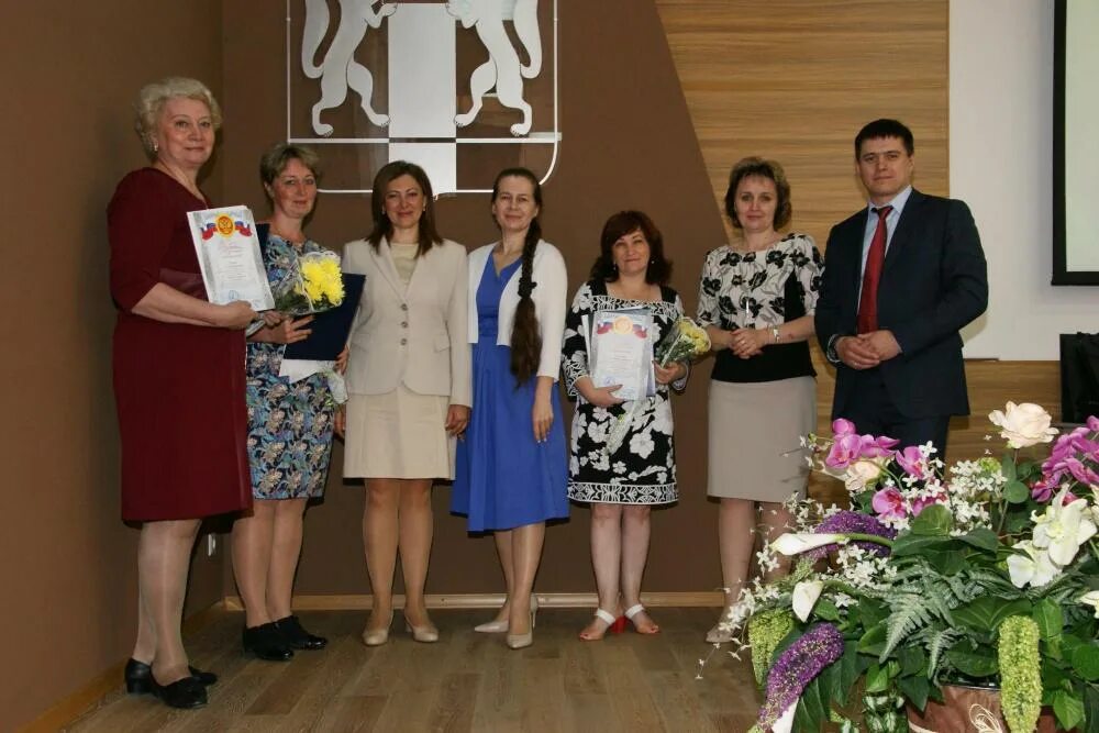 директор школы 191 новосибирск. екатерина викторовна учитель начальных классов. настя аликовна. школа 184 новосибирск учителя. елена владимировна осинина 216 школа.