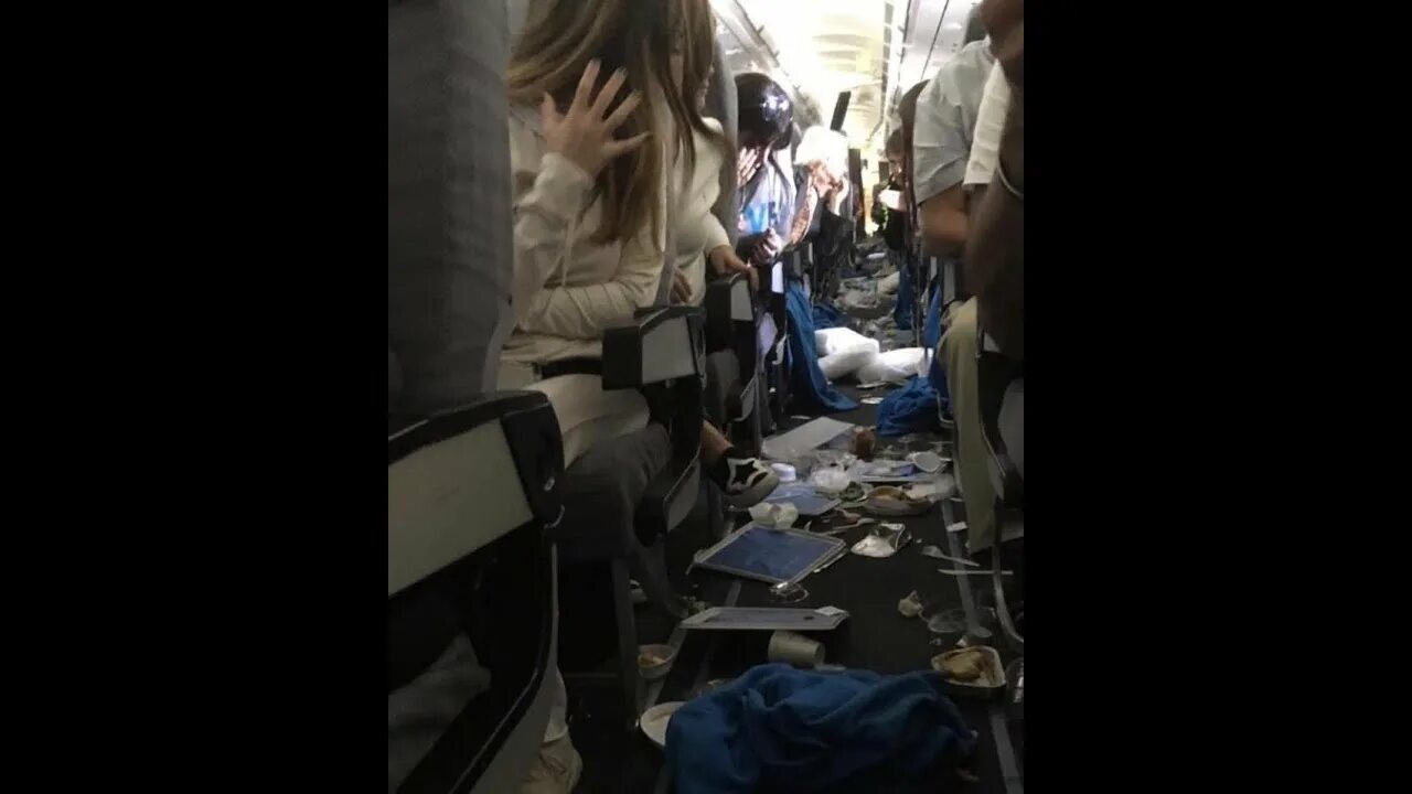 Период турбулентности. Зона турбулентности. турбулентность в самолете. политическая турбулентность. вещи в турбулентности.