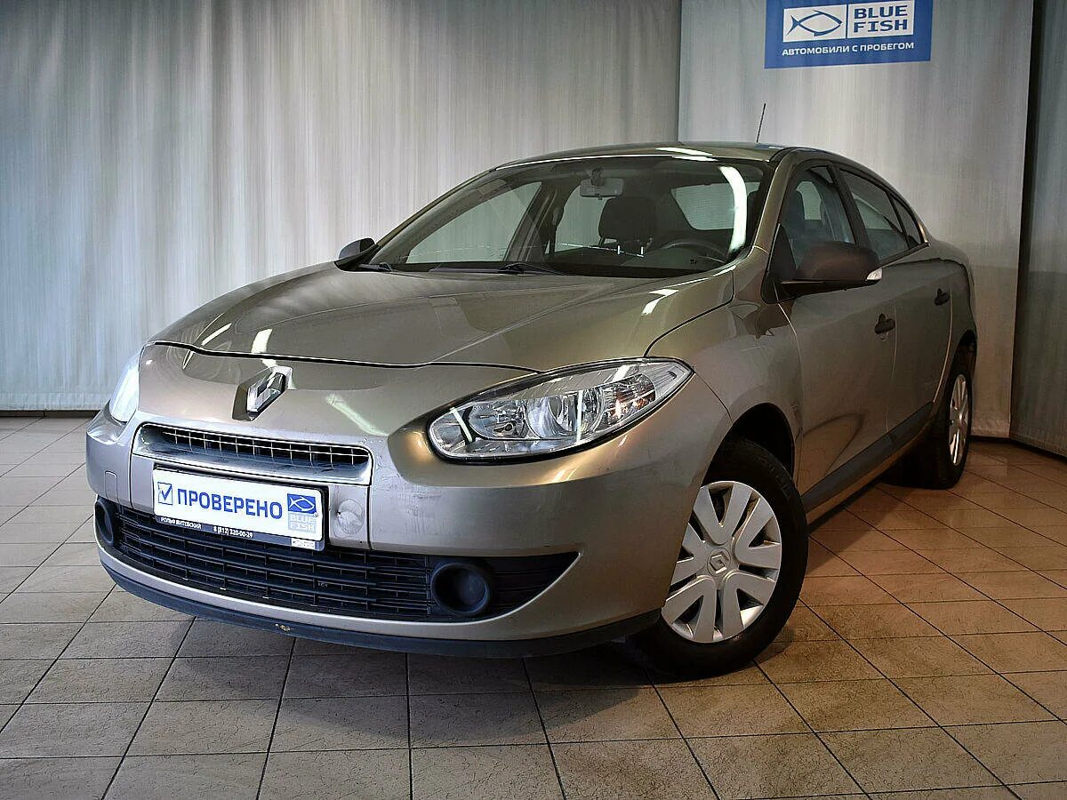 Рено Флюенс 2011 года. Рено Флюенс 2012. Машина Рено Флюенс 2011. Renault Fluence 1.6 МТ. Куплю рено б у в москве