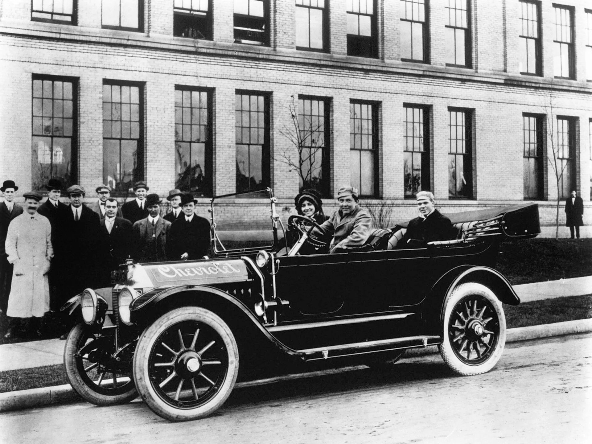 Первая компания автомобилей. Chevrolet Classic Six. Первые Шевроле 1911\. Louis Chevrolet. Автомобиль Шевроле Классик сикс (1912),1912 год.