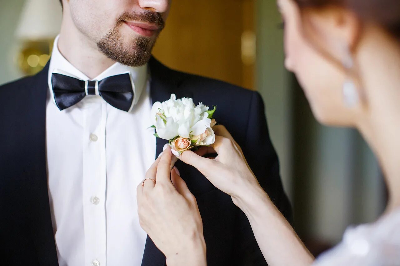 Красивые жених и невеста. Жених и невеста. Жених содержание. Жених картинка. Жених содержание.