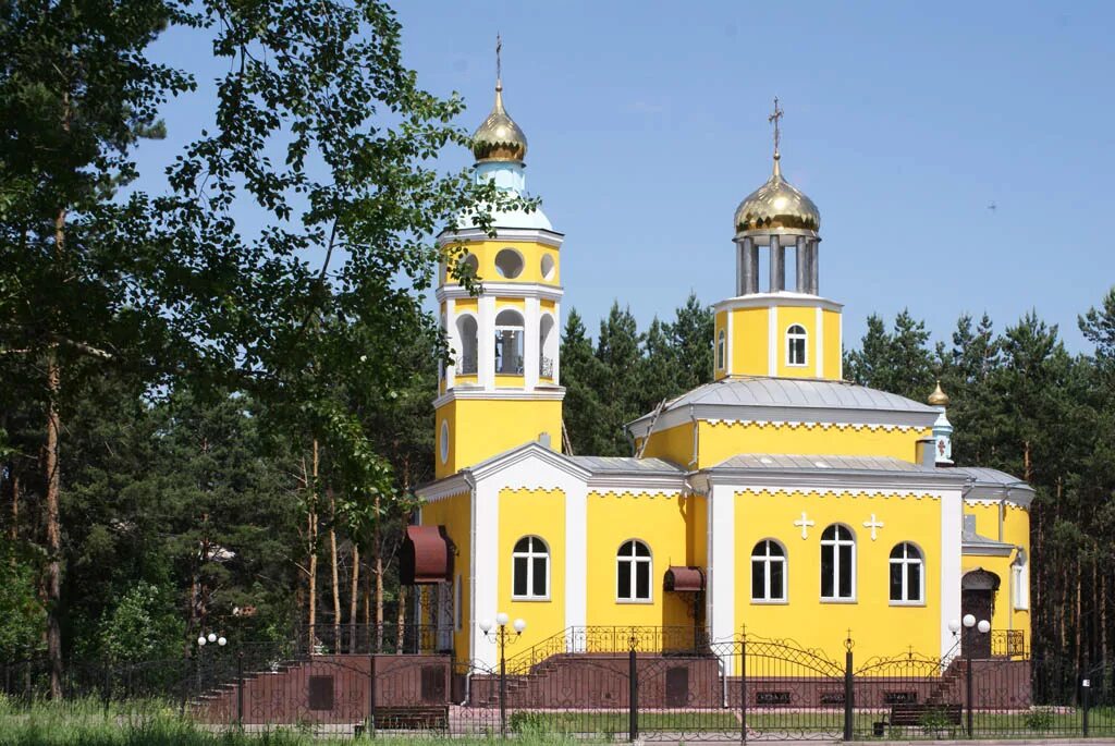 Церкви г александров. Церковь Невского Киселевск.