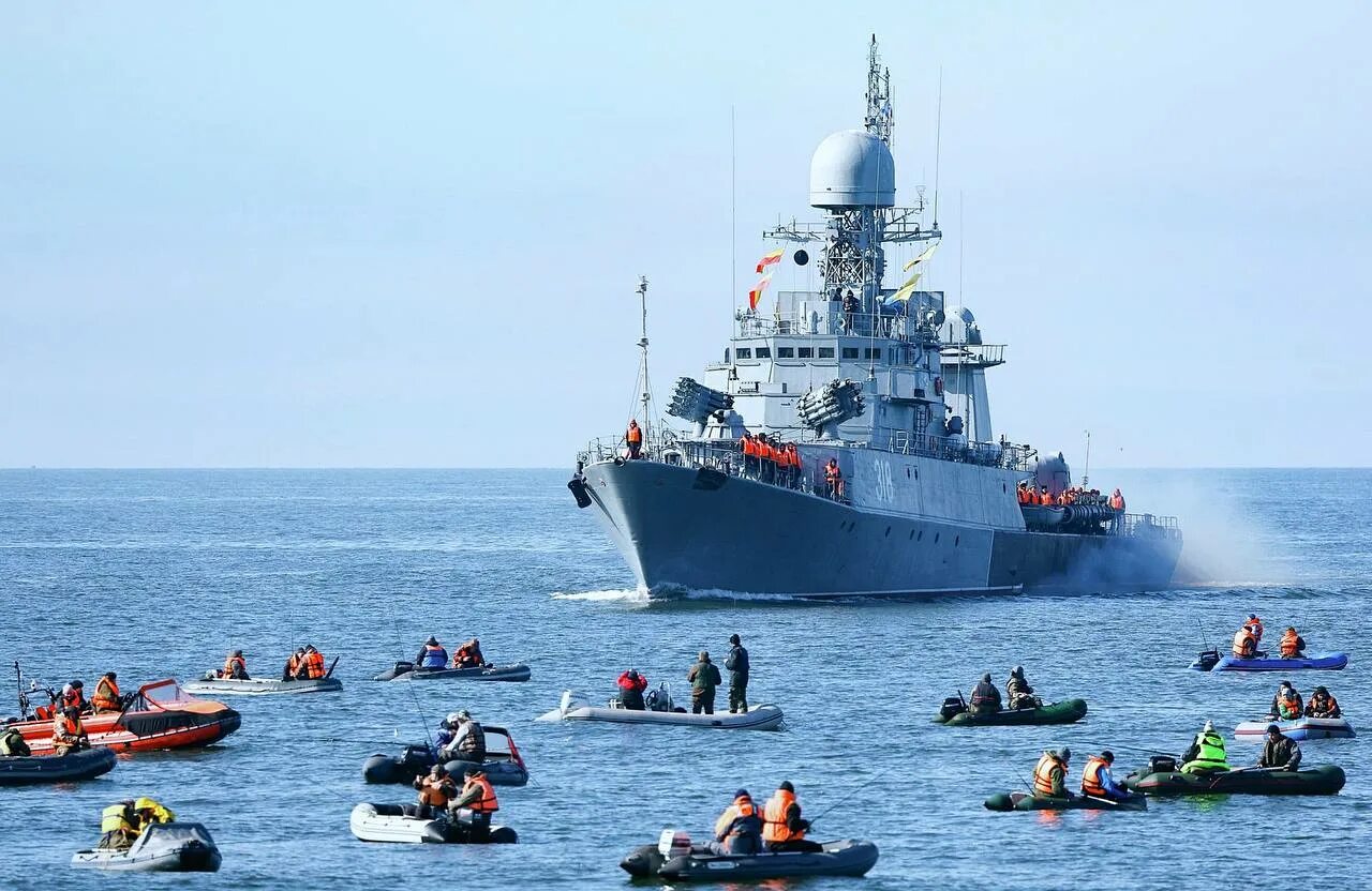 587 балтийск. Учения Балтийского флота 2022. МПК 224 Алексин. Балтийский флот ВМФ России Балтийск. Малый противолодочный корабль Алексин Балтийский флот.