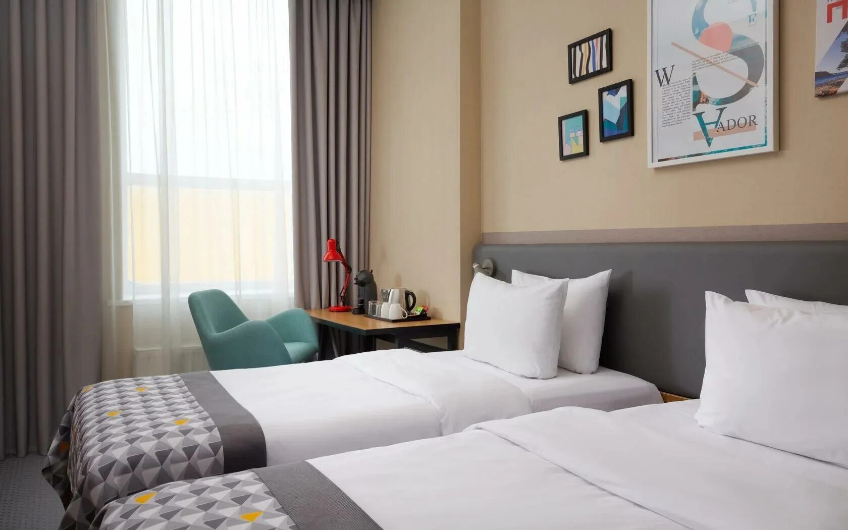 Holiday perm. Отель холидей инн пермь. Гостиница жемчужина в перми. Холидей пермь гостиница. Holiday inn пермь.