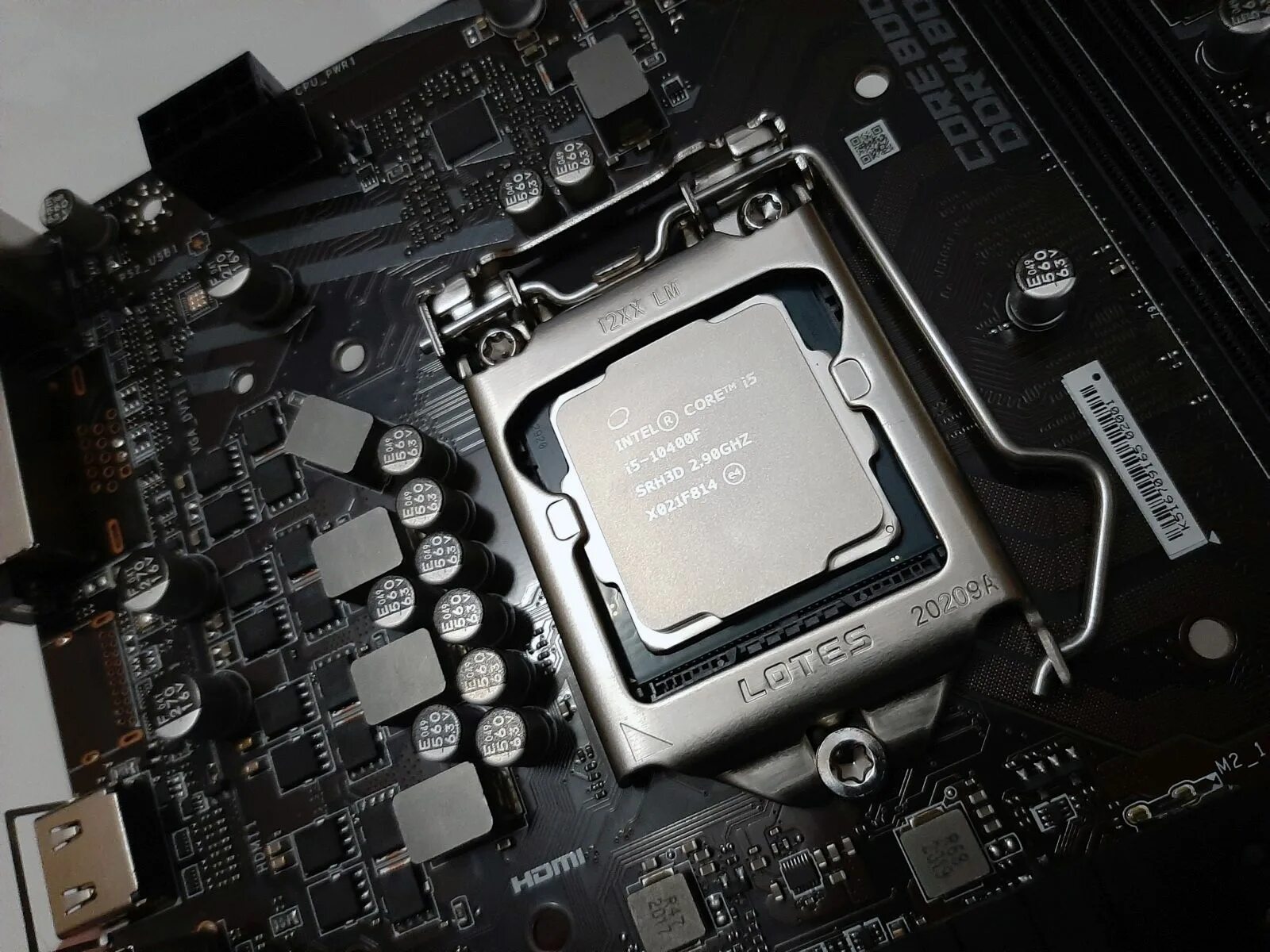 I3 12100 3.3. I5 10400f. Intel Core i5-10400f. Процессор i5-10400 LGA 1200. Intel Core i5 10400f сокет.