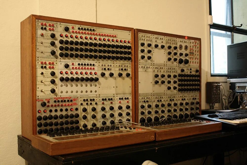 Синтезатор MOOG 80х. Синтезатор Buchla. Аналоговые синтезаторы 80-х. Модульный синтезатор Букла. Электронное звучание