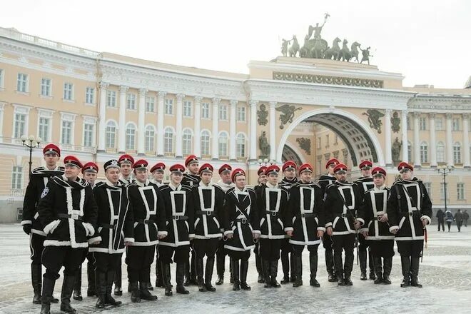 Санкт петербург офицеры. Юнкера МХПИ. Юнкера МХПИ (Московский художественно промышленный институт). Офицеры СПБ. Форма юнкеров МПХИ.