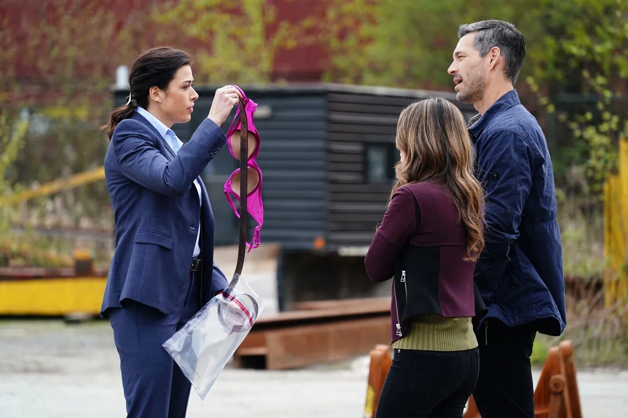 A take two. Дубль два сериал 2018. Дубль два сериал 2018. Takes two. Ексы 2 сезон.