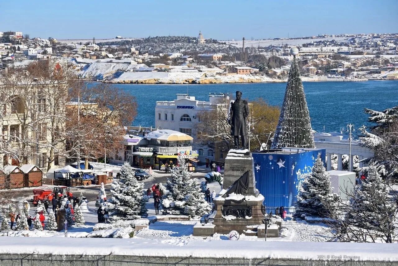 Севастополь город зимой. Севастополь город зимой. Куда сходить в севастополе зимой. Севастополь город зимой. Набережная севастополя зимой.