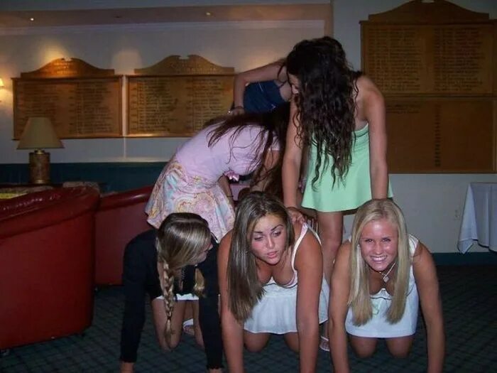 тверские забавы. скрипачка линдси стирлинг. девичьи развлечения. девичьи забавы. деревенские радости.