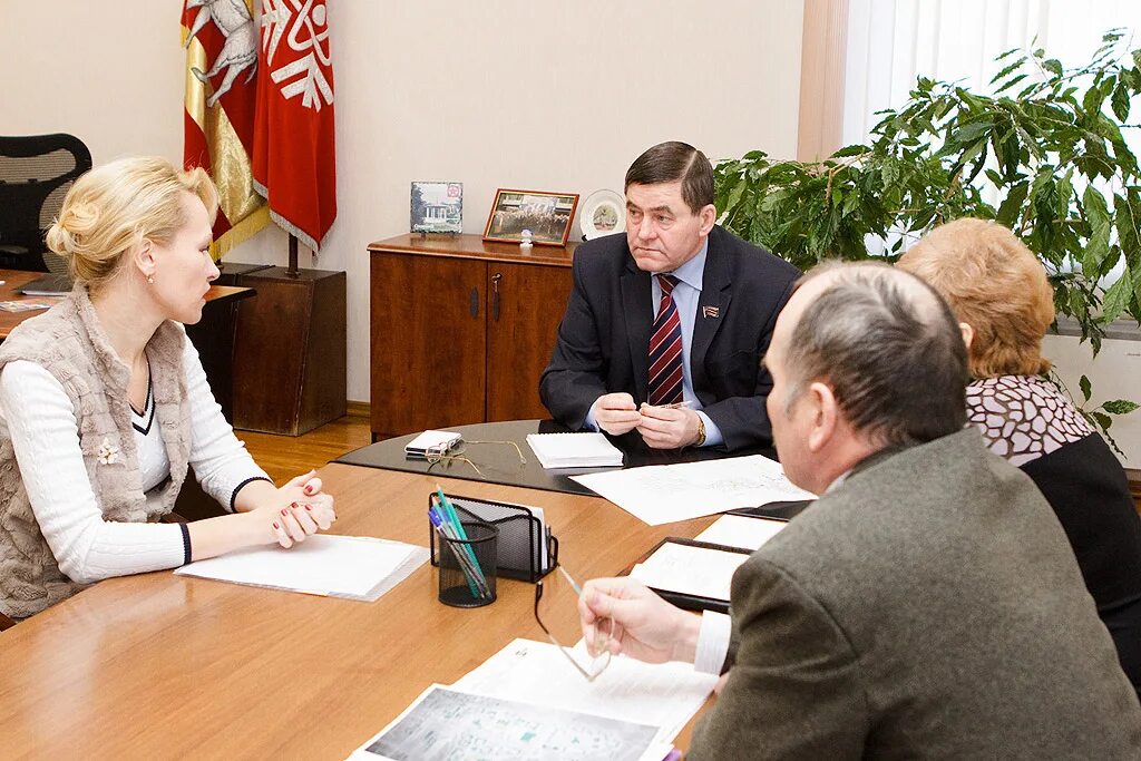 вокзал стальная омутнинск. снежинск магазины. дк в г снежинск челябинской области. школа 127 снежинск учителя. универмаг снежинск.