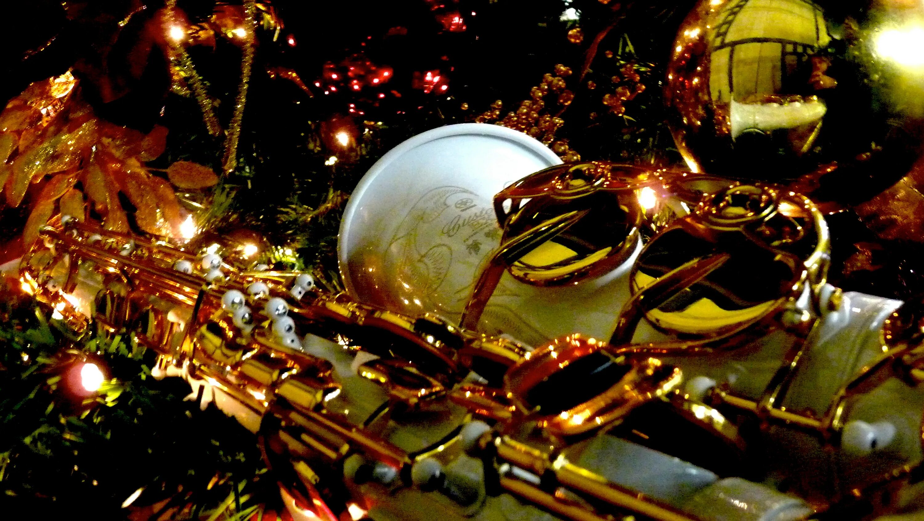 Джаз новый год. Музыкальный новый год. Новогодний саксофон. Джаз Рождество.