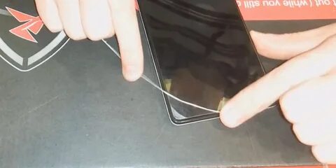 Как снять стекло с телефона защитное