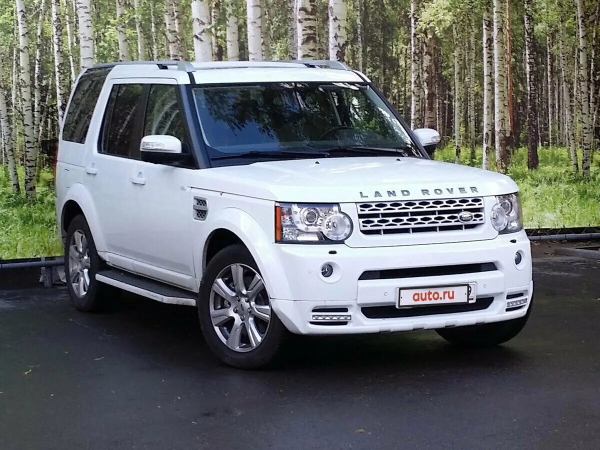 Ленд Ровер Дискавери 4 белый. Ленд Ровер Дискавери 3 белый. Land Rover Discovery 2013 белый. Ленд Ровер Дискавери белый 2014 год. Дискавери с пробегом в россии