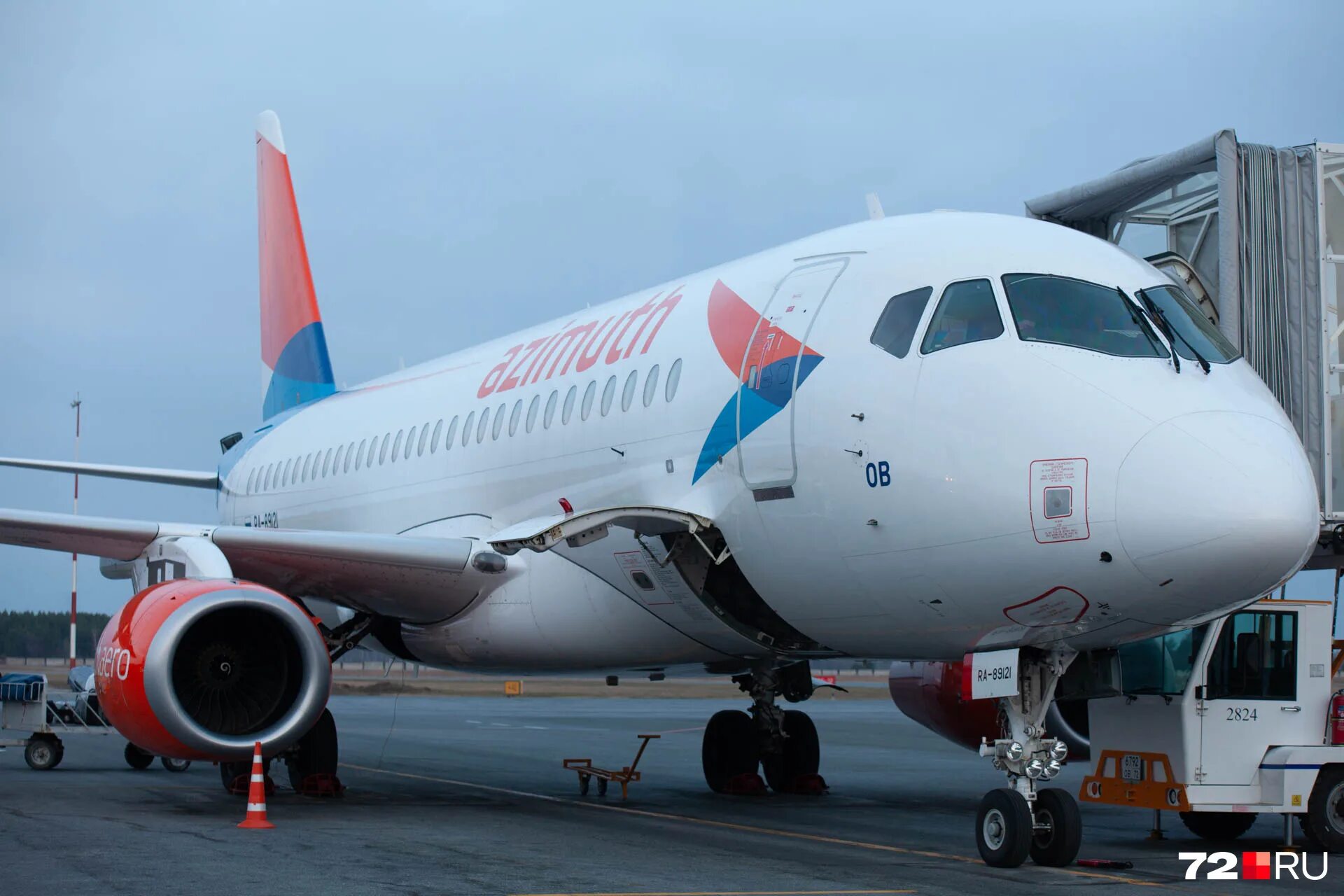 самолет летевший до тюмени. нижневартовск с самолета. самолет летевший до тюмени. самолёт а 320 ред вингс. ютэйр ut571.