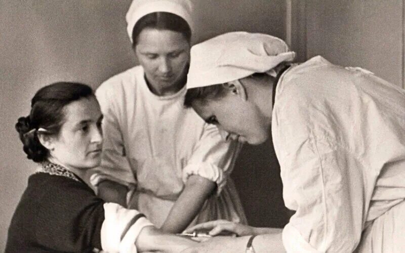 Медицина 30 годов. Советская медсестра. Советские медицинские сестры. Медсестра 1930. Медсестра 50-х.