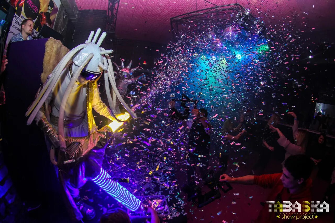 Show project. Проекционная сетка для сцены. Снэп шоу ростов. Победители шоу танцы. Декорации к шоу ария.