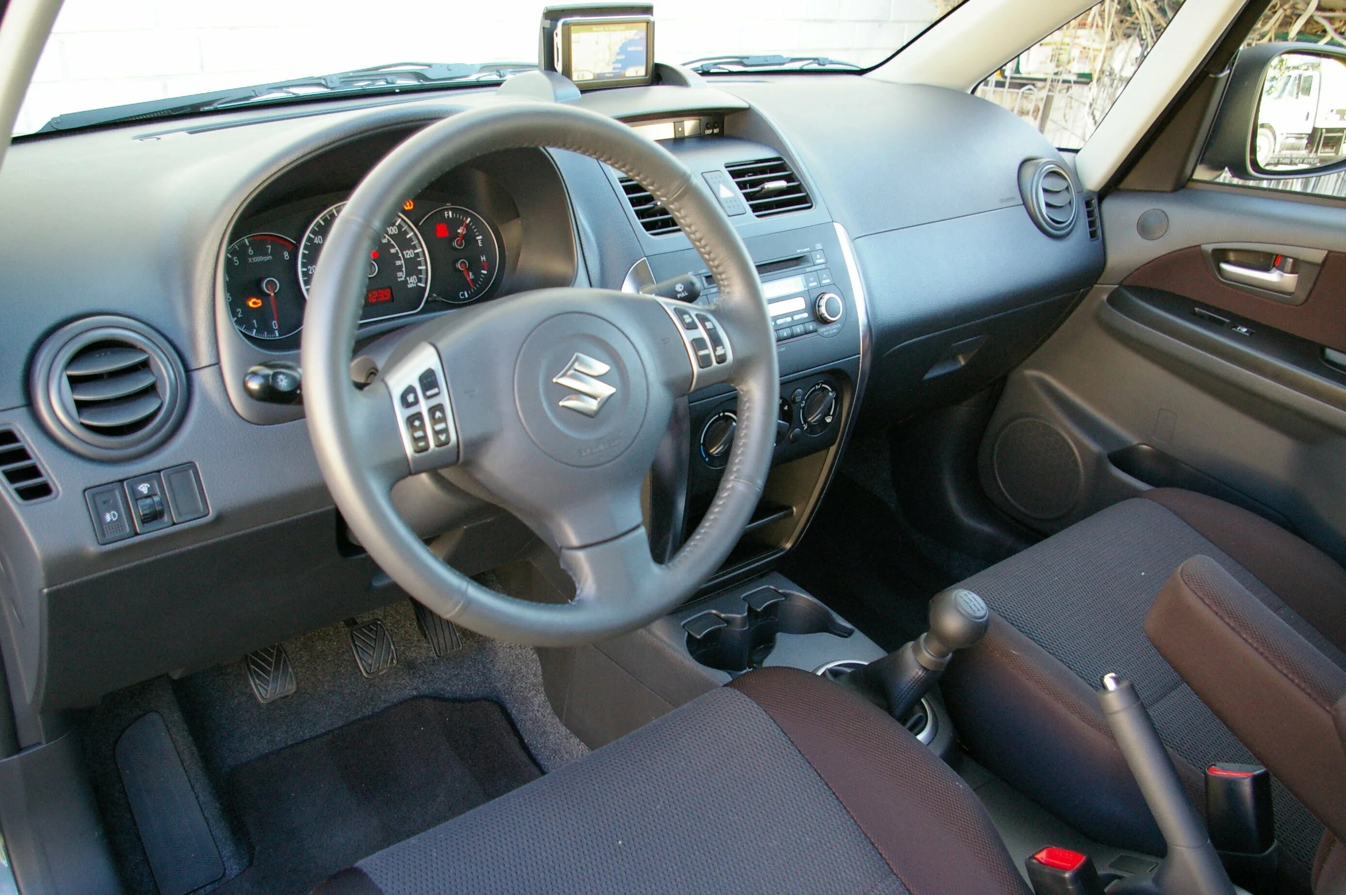 Купить сузуки в салоне. Сузуки sx4 2009. Suzuki sx4 Interior. Сузуки sx4 2008 салон. Suzuki sx4 2010 Interior.